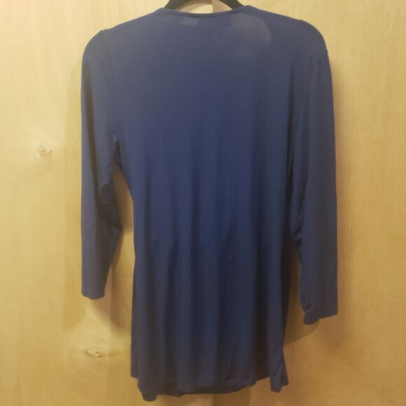 Motherhood Maternity navy blue wrap blouse
Sz medium Excellent condition - Picture 3 of 8
